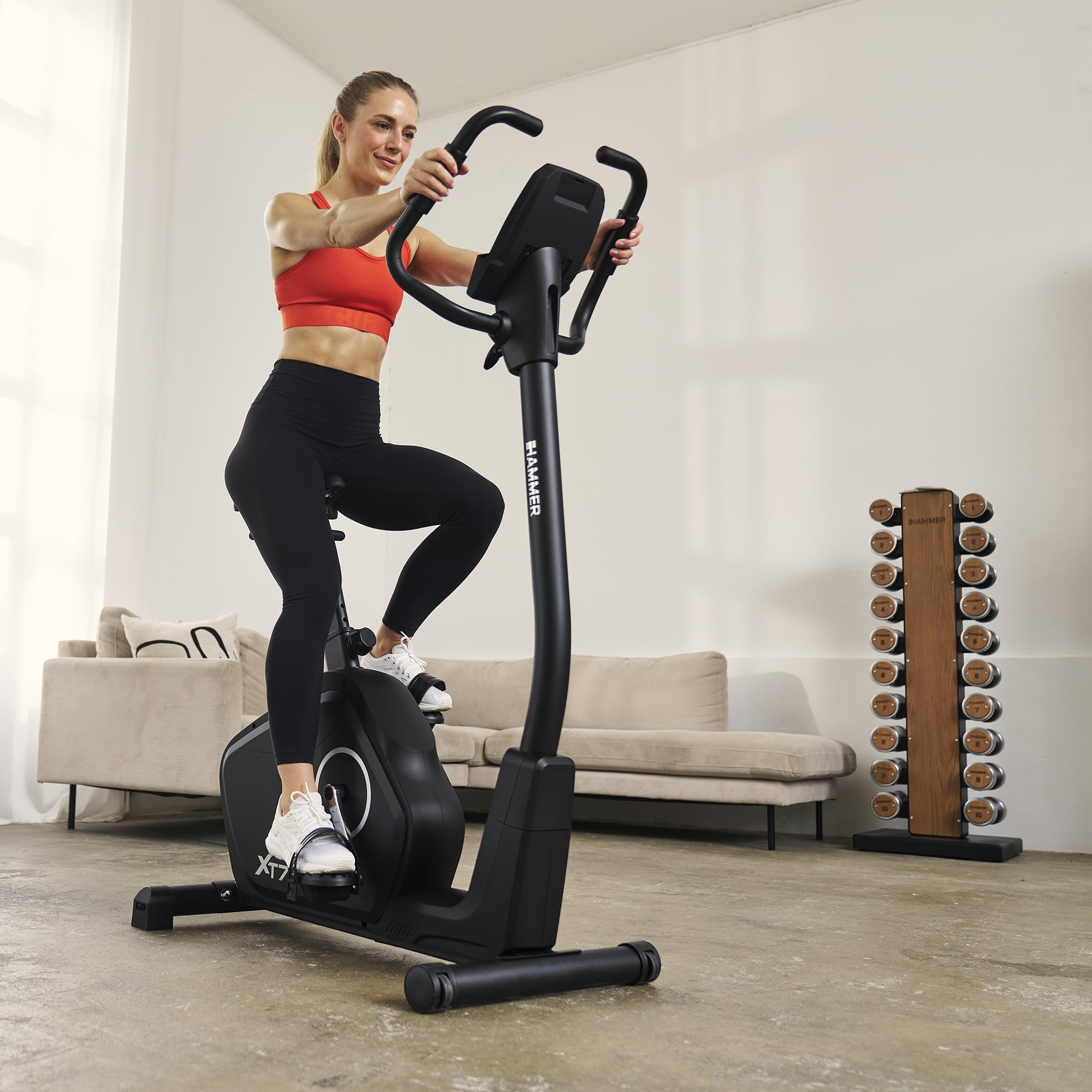 HAMMER Ergometer Cardio XT7 – leiser Heimtrainer für Zuhause mit tiefem Einstieg, App Kompatibel mit Kinomap, 8 kg Schwungmassensystem, 24 Programme, Hometrainer Fahrrad bis 130 kg